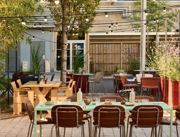 Restaurant avec une terrasse à Bordeaux