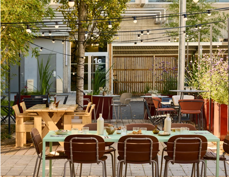 terrasse restaurant a belges terrasse entouree de bambous de 60 places